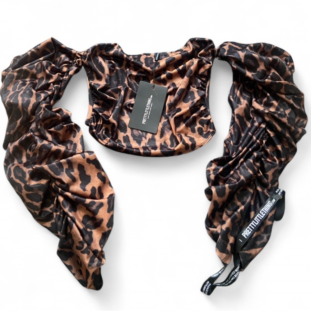 NWT PRETTYLITTLETHING Slinky Leopard Bardot Crop Top – Size 4 (US) 🐆✨ - Picture 4 of 7